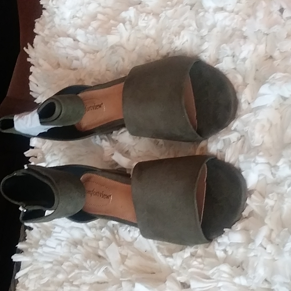 Casual or dress shoes